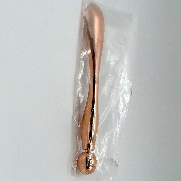 BeautyBio The Beholder Lid-Lifting Eye Cream 0.5 fl. oz. / 15 mL plus Spatula - Picture 3 of 11